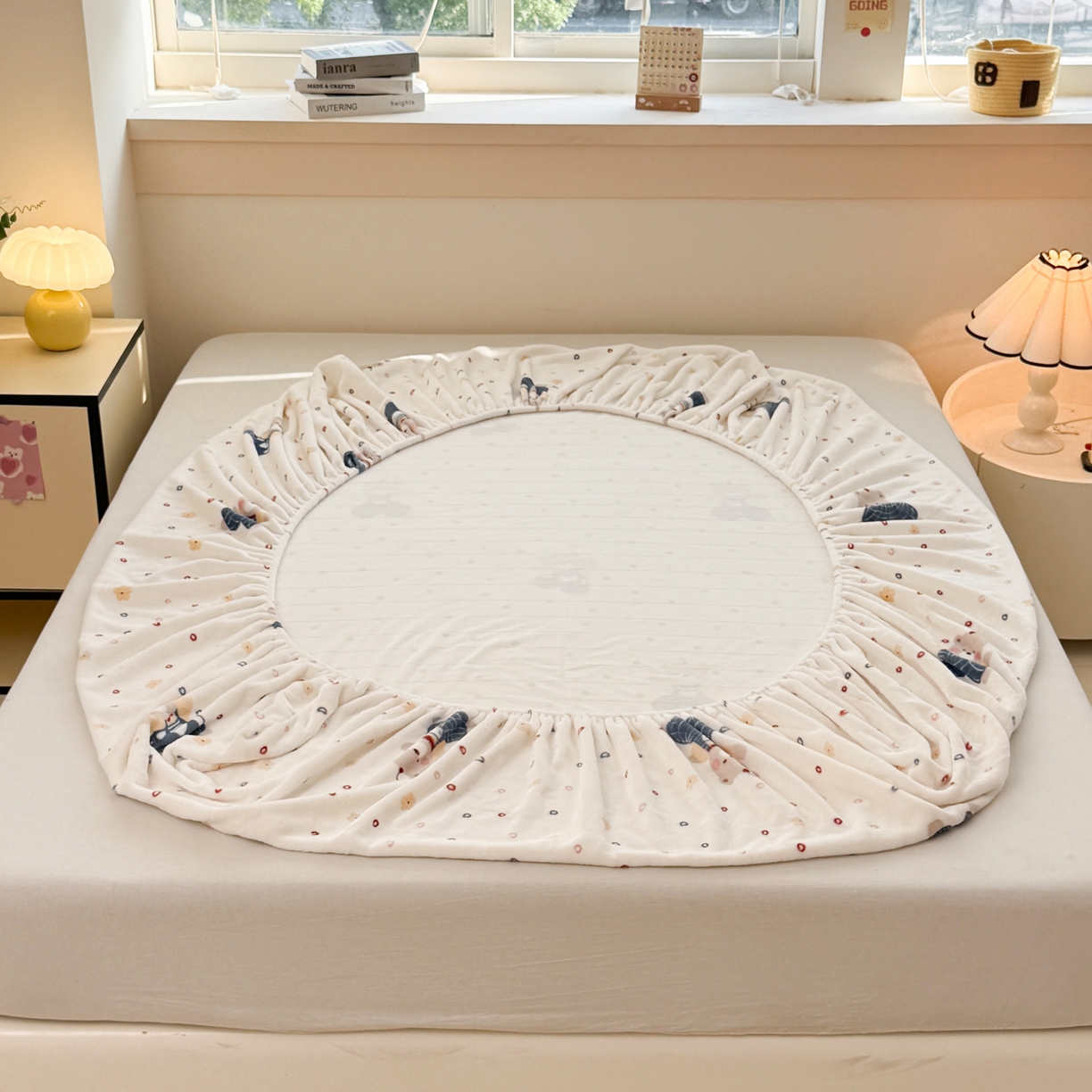 91家纺网 家纺一手货源 找家纺 金盛纺 2025新款高克重牛奶绒印花系列单床笠(可定制) 熊熊乐园