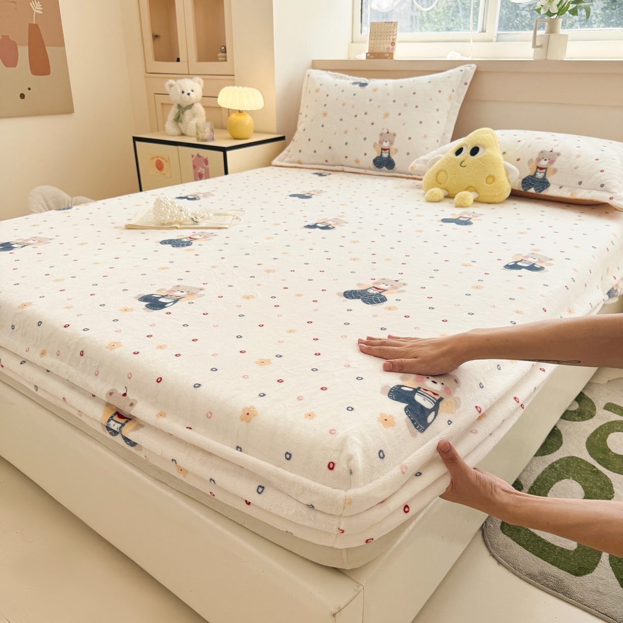 91家纺网 家纺一手货源 找家纺 金盛纺 2025新款高克重牛奶绒印花系列单床笠(可定制) 熊熊乐园