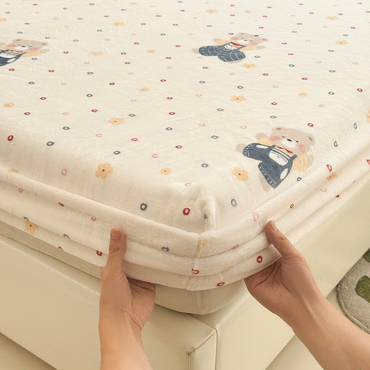 91家纺网 家纺一手货源 找家纺 金盛纺 2025新款高克重牛奶绒印花系列单床笠(可定制) 熊熊乐园