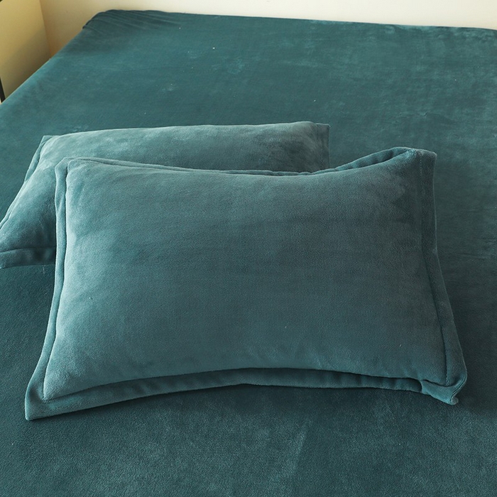 91家纺网 家纺一手货源 找家纺 优家居 2025秋冬高克重牛奶绒四件套纯色简约日式风床单款被套 灰湖绿