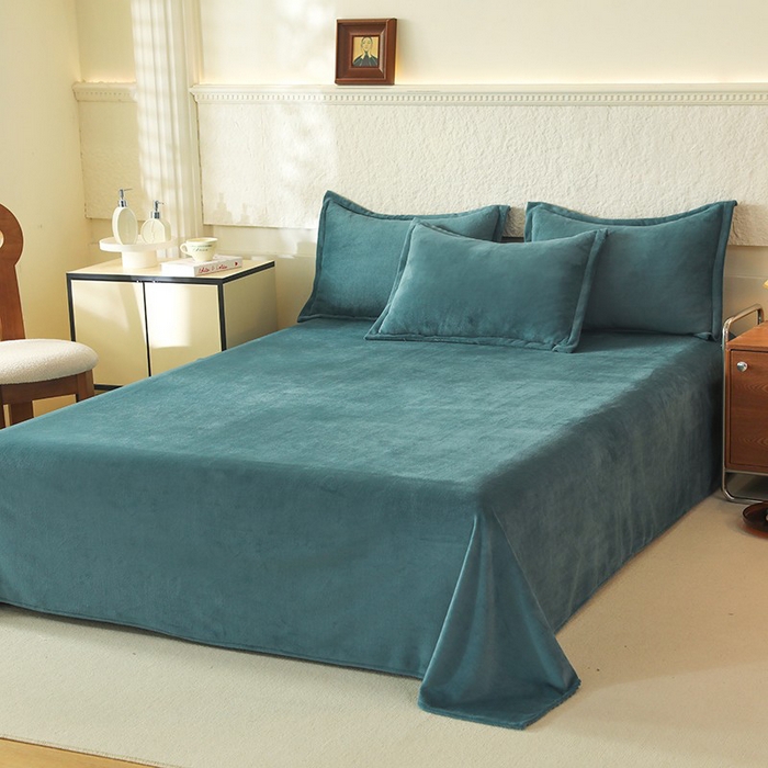 91家纺网 家纺一手货源 找家纺 优家居 2025秋冬高克重牛奶绒四件套纯色简约日式风床单款被套 灰湖绿