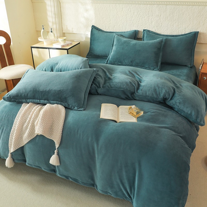 91家纺网 家纺一手货源 找家纺 优家居 2025秋冬高克重牛奶绒四件套纯色简约日式风床单款被套 灰湖绿