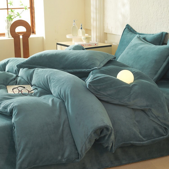 91家纺网 家纺一手货源 找家纺 优家居 2025秋冬高克重牛奶绒四件套纯色简约日式风床单款被套 灰湖绿