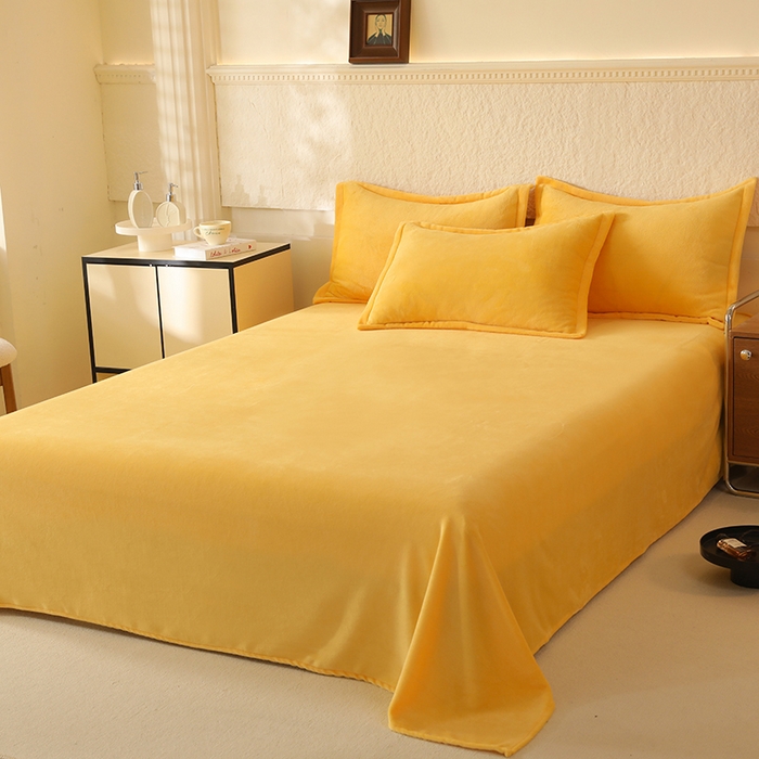 91家纺网 家纺一手货源 找家纺 优家居 2025秋冬高克重牛奶绒四件套纯色简约日式风床单款被套 奶酪黄