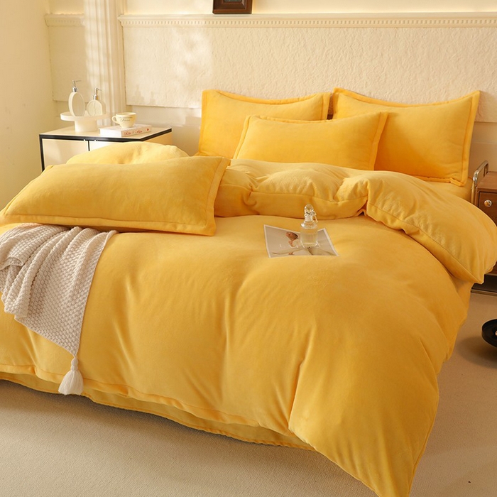 91家纺网 家纺一手货源 找家纺 优家居 2025秋冬高克重牛奶绒四件套纯色简约日式风床单款被套 奶酪黄