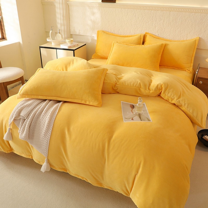 91家纺网 家纺一手货源 找家纺 优家居 2025秋冬高克重牛奶绒四件套纯色简约日式风床单款被套 奶酪黄