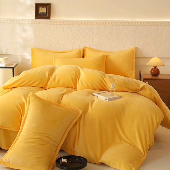 91家纺网 家纺一手货源 找家纺 优家居 2025秋冬高克重牛奶绒四件套纯色简约日式风床单款被套 奶酪黄