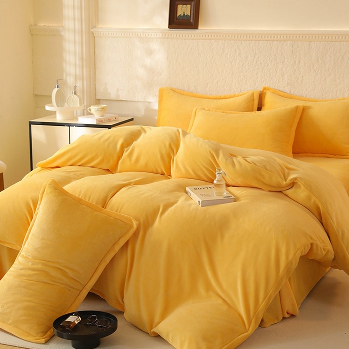 91家纺网 家纺一手货源 找家纺 优家居 2025秋冬高克重牛奶绒四件套纯色简约日式风床单款被套 奶酪黄