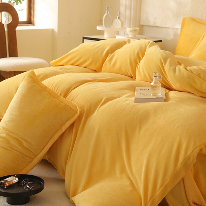 91家纺网 家纺一手货源 找家纺 优家居 2025秋冬高克重牛奶绒四件套纯色简约日式风床单款被套 奶酪黄