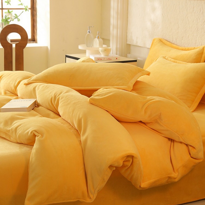 91家纺网 家纺一手货源 找家纺 优家居 2025秋冬高克重牛奶绒四件套纯色简约日式风床单款被套 奶酪黄