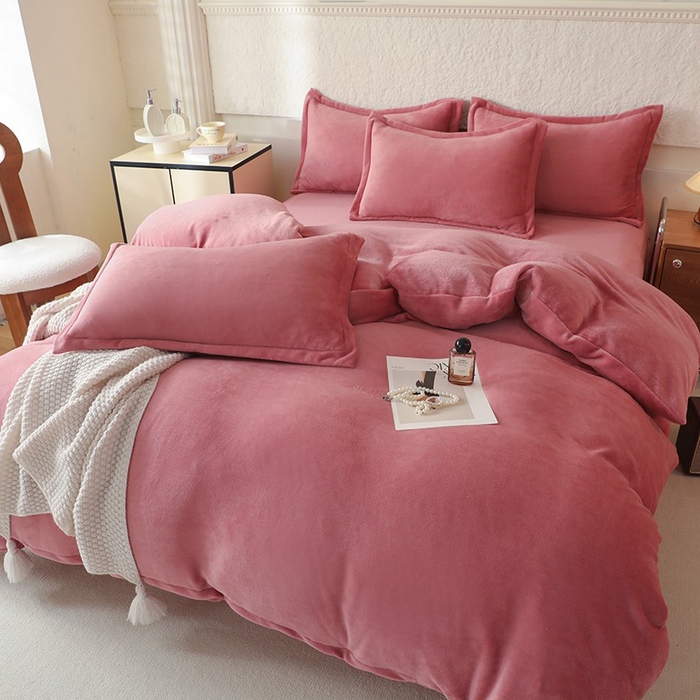 91家纺网 家纺一手货源 找家纺 优家居 2025秋冬高克重牛奶绒四件套纯色简约日式风床单款被套 浅豆沙