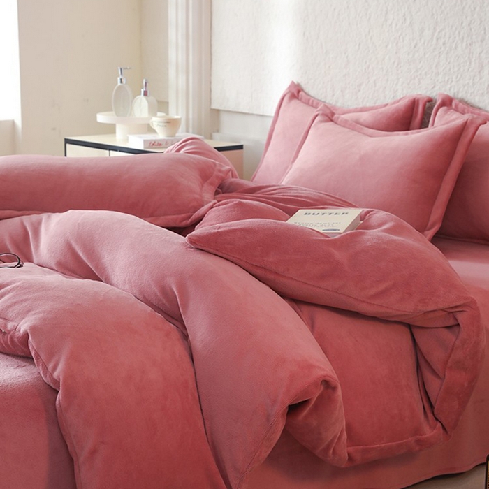 91家纺网 家纺一手货源 找家纺 优家居 2025秋冬高克重牛奶绒四件套纯色简约日式风床单款被套 浅豆沙