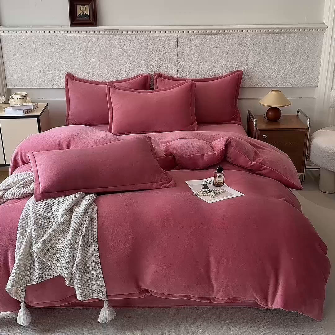 91家纺网 家纺一手货源 找家纺 优家居 2025秋冬高克重牛奶绒四件套纯色简约日式风床单款被套 浅豆沙