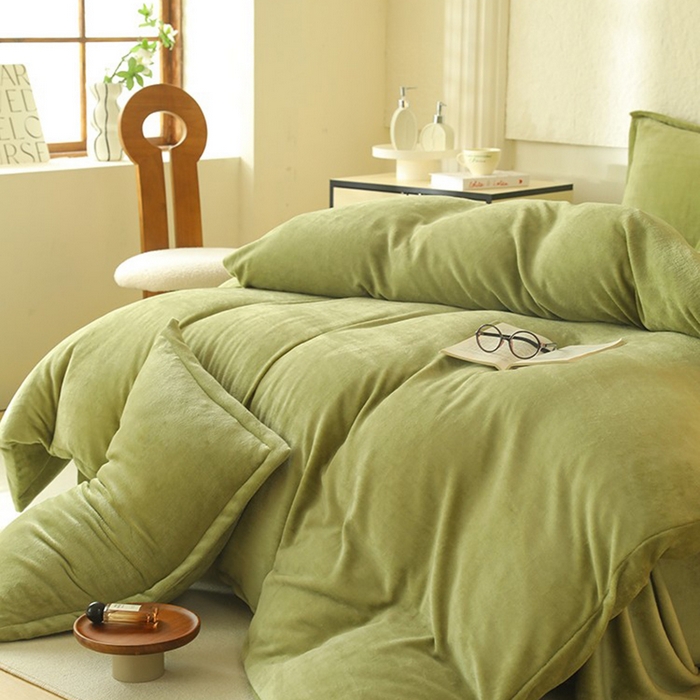 91家纺网 家纺一手货源 找家纺 优家居 2025秋冬高克重牛奶绒四件套纯色简约日式风床单款被套 清新绿