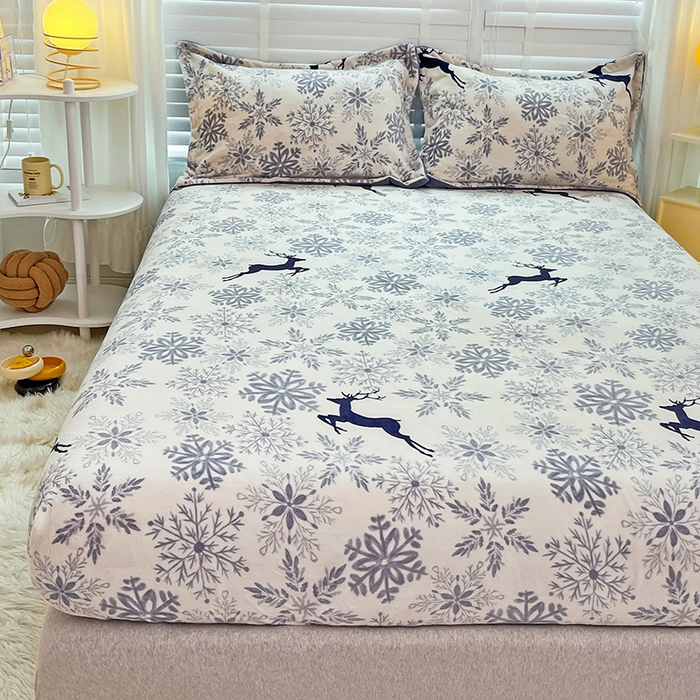 91家纺网 家纺一手货源 找家纺 金盛纺 2025新款高克重牛奶绒印花系列单床笠(可定制) 圣诞鹿