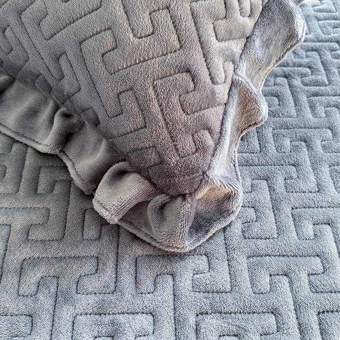 91家纺网 家纺一手货源 找家纺 优家居 2025秋冬高克重牛奶绒夹棉床盖四件套纯色蕾丝边花边刺绣法式公主风床裙款被套床罩夹棉床裙 冰川灰