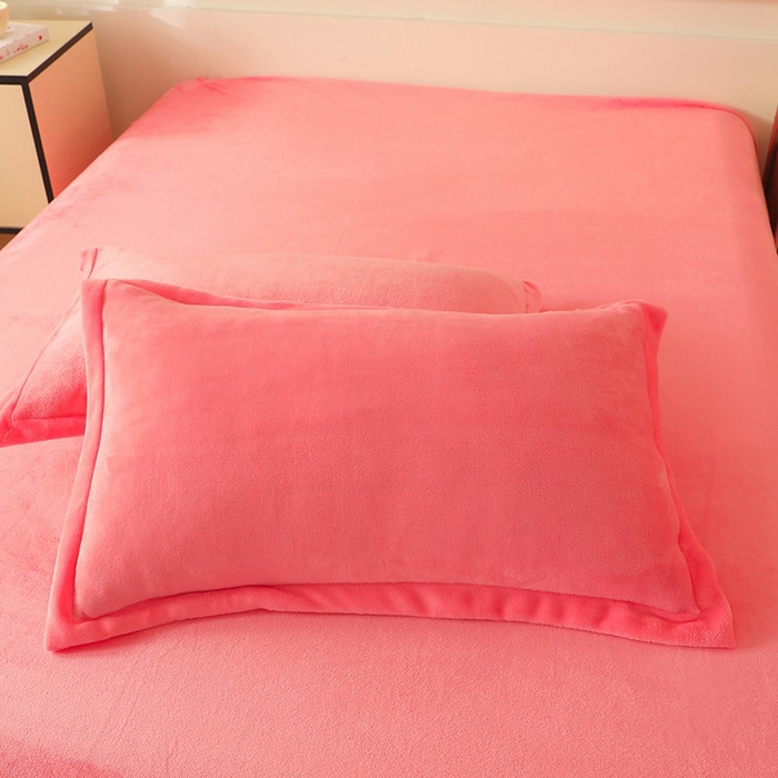 91家纺网 家纺一手货源 找家纺 优家居 2025秋冬高克重牛奶绒四件套纯色简约日式风床单款被套 甜心粉