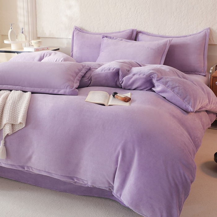91家纺网 家纺一手货源 找家纺 优家居 2025秋冬高克重牛奶绒四件套纯色简约日式风床单款被套 香芋紫