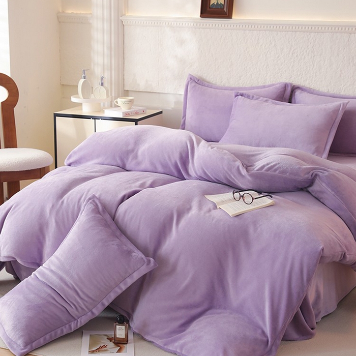 91家纺网 家纺一手货源 找家纺 优家居 2025秋冬高克重牛奶绒四件套纯色简约日式风床单款被套 香芋紫