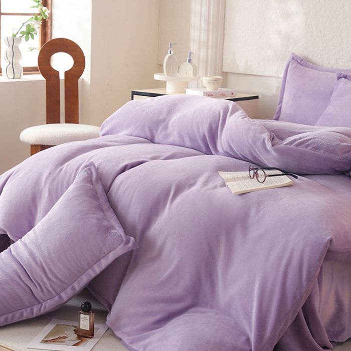 91家纺网 家纺一手货源 找家纺 优家居 2025秋冬高克重牛奶绒四件套纯色简约日式风床单款被套 香芋紫