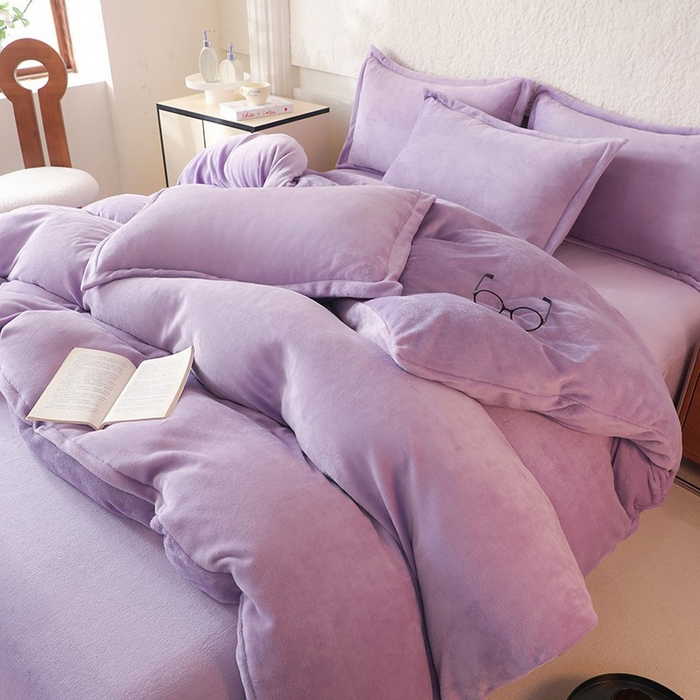 91家纺网 家纺一手货源 找家纺 优家居 2025秋冬高克重牛奶绒四件套纯色简约日式风床单款被套 香芋紫