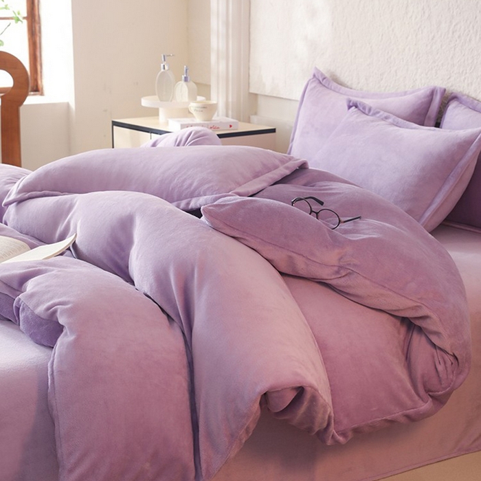 91家纺网 家纺一手货源 找家纺 优家居 2025秋冬高克重牛奶绒四件套纯色简约日式风床单款被套 香芋紫