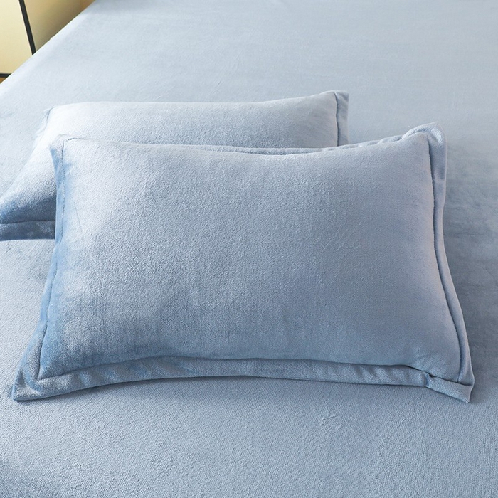 91家纺网 家纺一手货源 找家纺 优家居 2025秋冬高克重牛奶绒四件套纯色简约日式风床单款被套 星空蓝