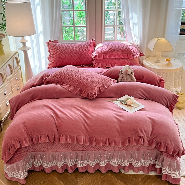 优家居 2025秋冬高克重牛奶绒夹棉床盖四件套纯色蕾丝边花边刺绣法式公主风床裙款被套床罩夹棉床裙 浅豆沙
