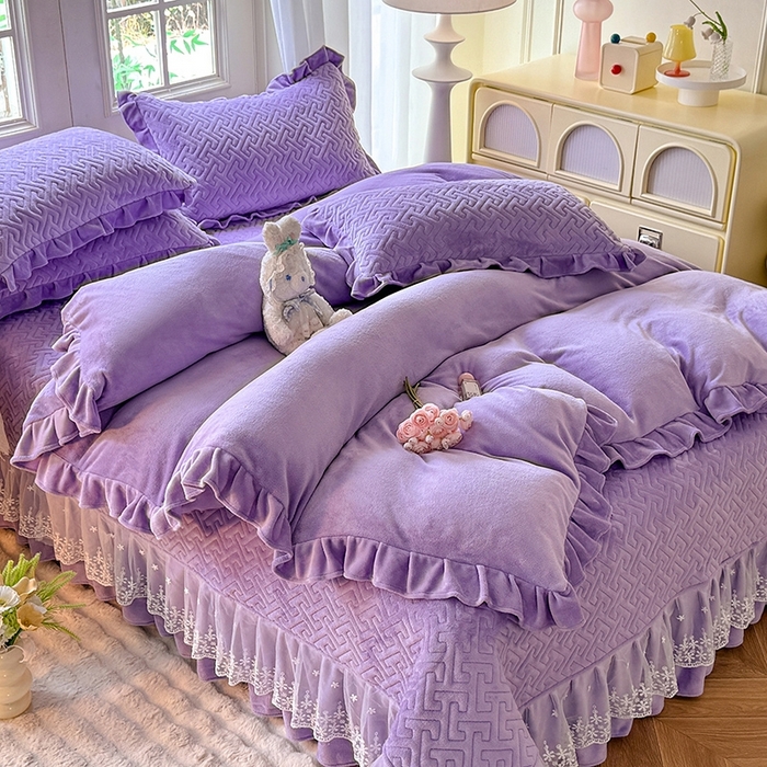 91家纺网 家纺一手货源 找家纺 优家居 2025秋冬高克重牛奶绒夹棉床盖四件套纯色蕾丝边花边刺绣法式公主风床裙款被套床罩夹棉床裙 香芋紫