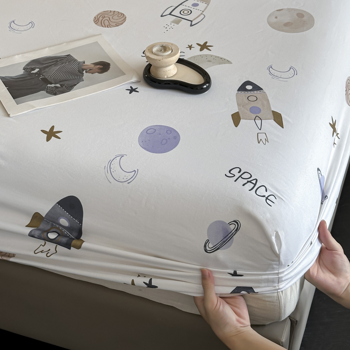 91家纺网 家纺一手货源 找家纺 大柏树 2025新款亲肤舒适全棉纯棉磨单床笠 床笠单件 遨游太空