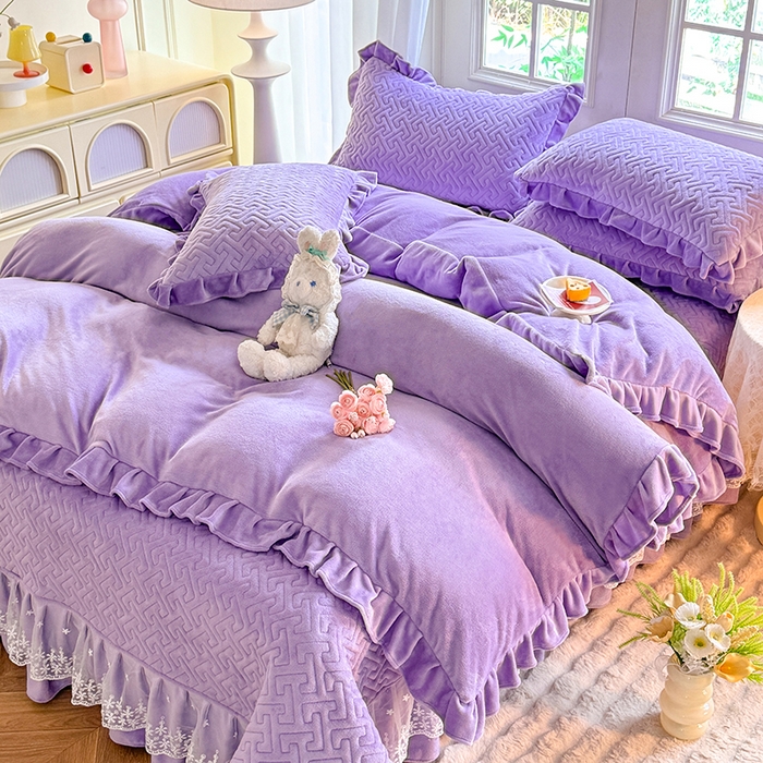 91家纺网 家纺一手货源 找家纺 优家居 2025秋冬高克重牛奶绒夹棉床盖四件套纯色蕾丝边花边刺绣法式公主风床裙款被套床罩夹棉床裙 香芋紫