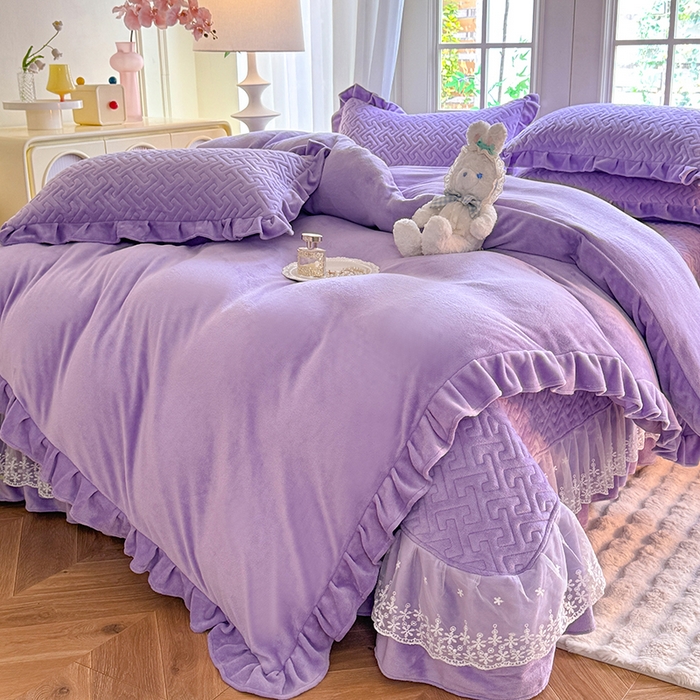 91家纺网 家纺一手货源 找家纺 优家居 2025秋冬高克重牛奶绒床盖夹棉床裙纯色蕾丝边花边刺绣法式公主风床罩夹棉床盖 香芋紫