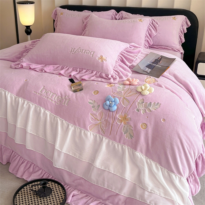 91家纺网 家纺一手货源 找家纺 爱家（原缔乐家纺） 2025新款A类高克重牛奶绒立体花刺绣四件套-艾丽莎 艾丽莎-梦幻紫