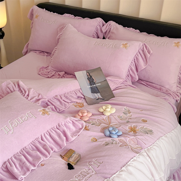 91家纺网 家纺一手货源 找家纺 爱家（原缔乐家纺） 2025新款A类高克重牛奶绒立体花刺绣四件套-艾丽莎 艾丽莎-梦幻紫