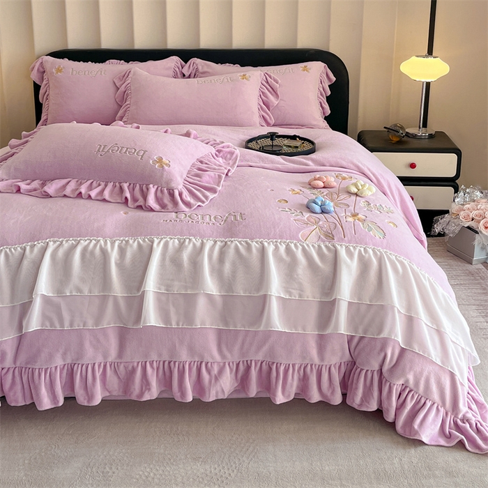 91家纺网 家纺一手货源 找家纺 爱家（原缔乐家纺） 2025新款A类高克重牛奶绒立体花刺绣四件套-艾丽莎 艾丽莎-梦幻紫