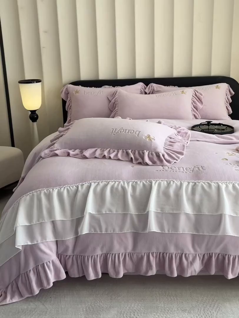 91家纺网 家纺一手货源 找家纺 爱家（原缔乐家纺） 2025新款A类高克重牛奶绒立体花刺绣四件套-艾丽莎 艾丽莎-梦幻紫