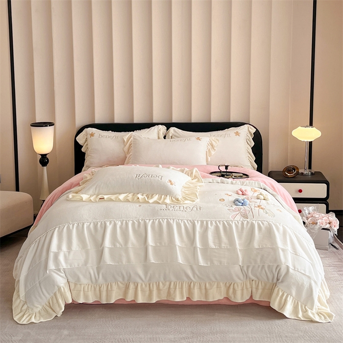 爱家（原缔乐家纺） 2025新款A类高克重牛奶绒立体花刺绣四件套-艾丽莎 艾丽莎-奶昔白