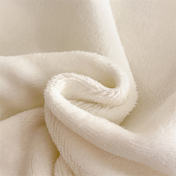 91家纺网 家纺一手货源 找家纺 爱家（原缔乐家纺） 2025新款A类高克重牛奶绒立体花刺绣四件套-艾丽莎 艾丽莎-奶昔白