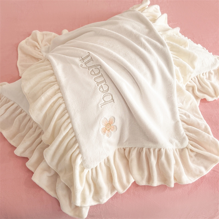 91家纺网 家纺一手货源 找家纺 爱家（原缔乐家纺） 2025新款A类高克重牛奶绒立体花刺绣四件套-艾丽莎 艾丽莎-奶昔白