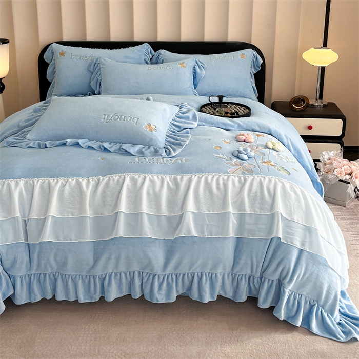 91家纺网 家纺一手货源 找家纺 爱家（原缔乐家纺） 2025新款A类高克重牛奶绒立体花刺绣四件套-艾丽莎 艾丽莎-天空兰