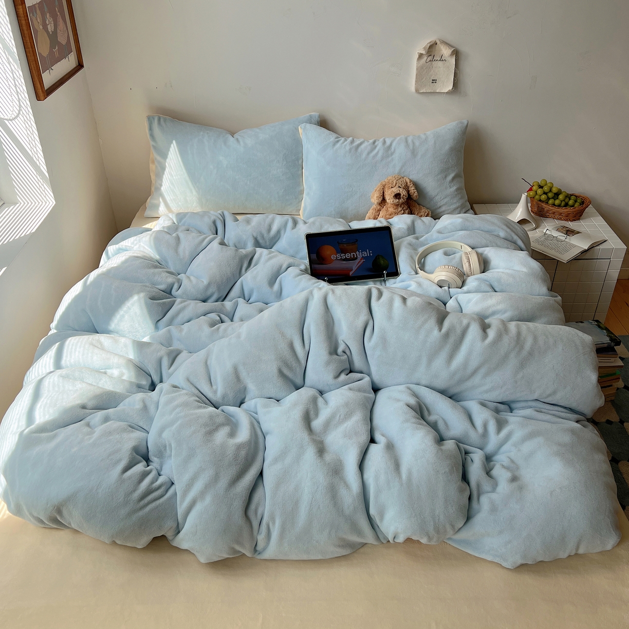 91家纺网 家纺一手货源 找家纺 （总）六巷胡同 2025新款INS博主风纯色双拼A类牛奶绒四件套