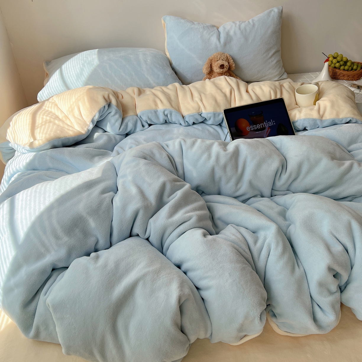 91家纺网 家纺一手货源 找家纺 （总）六巷胡同 2025新款INS博主风纯色双拼A类牛奶绒四件套