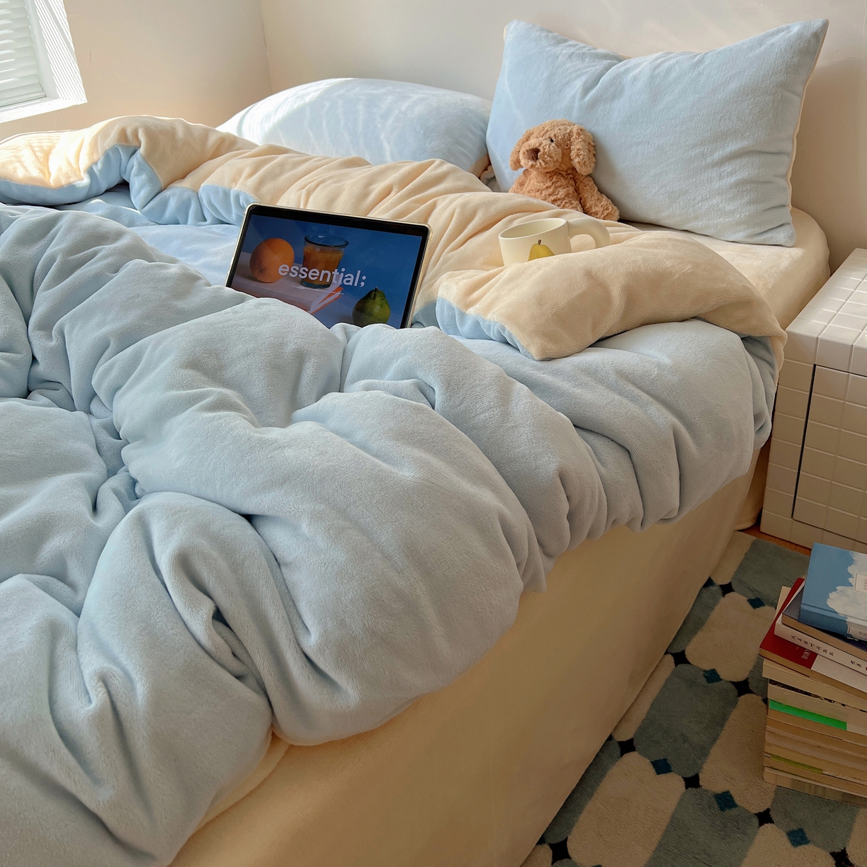 91家纺网 家纺一手货源 找家纺 （总）六巷胡同 2025新款INS博主风纯色双拼A类牛奶绒四件套