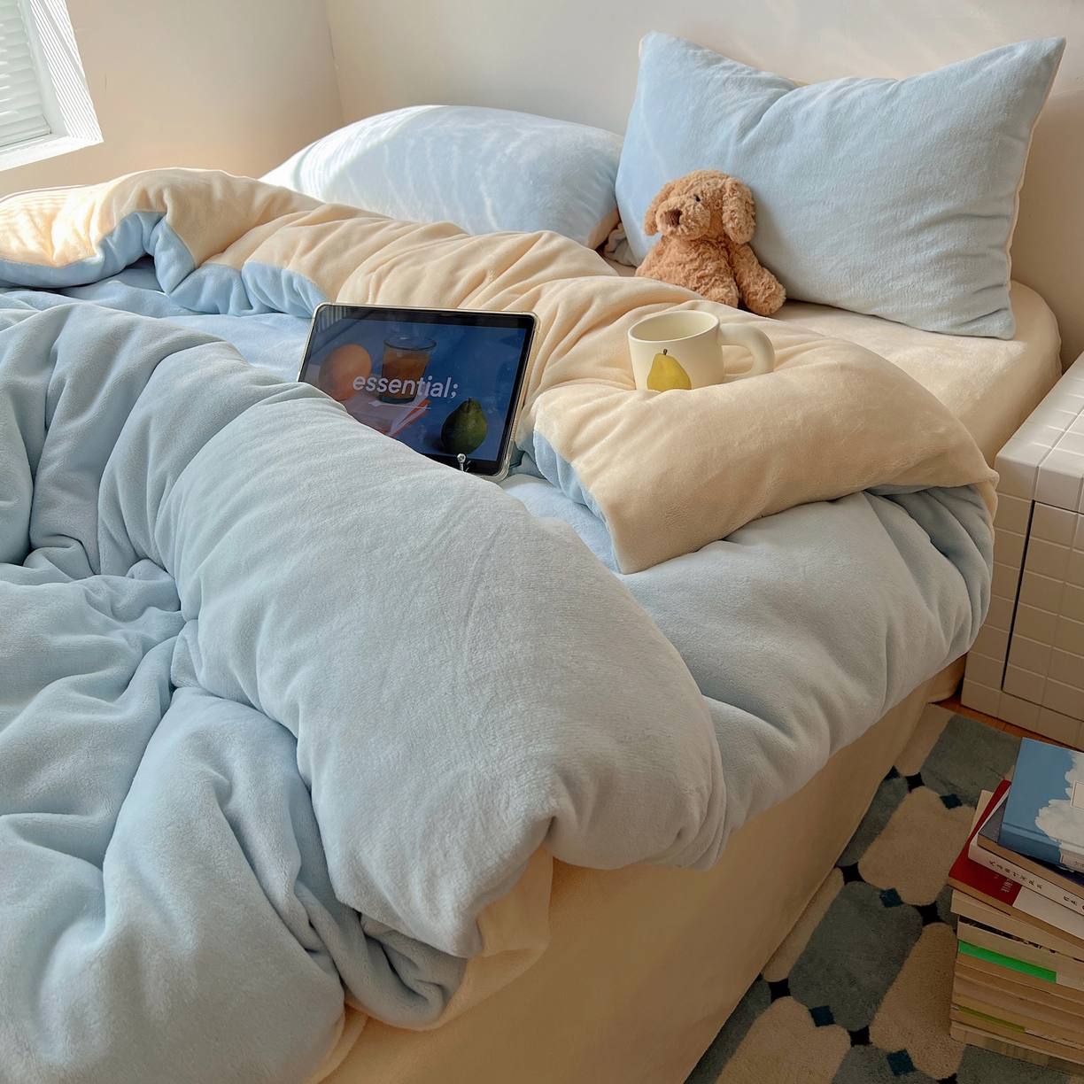 91家纺网 家纺一手货源 找家纺 （总）六巷胡同 2025新款INS博主风纯色双拼A类牛奶绒四件套