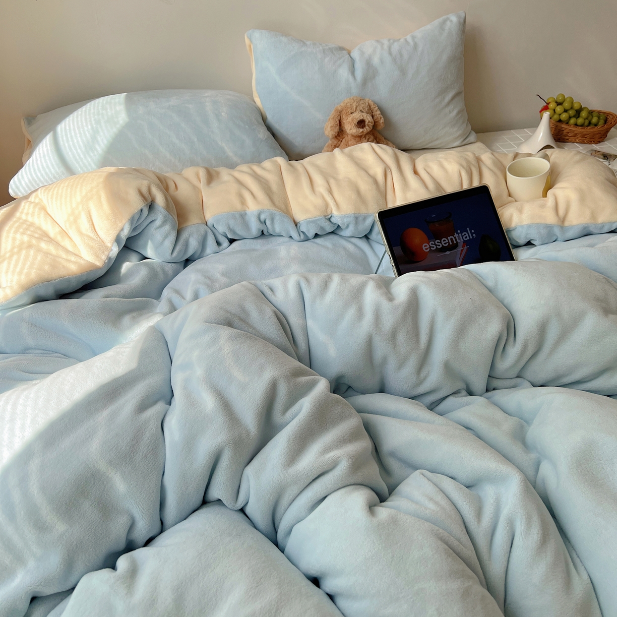 91家纺网 家纺一手货源 找家纺 六巷胡同 2025新款INS博主风纯色双拼A类牛奶绒四件套 海盐芝士