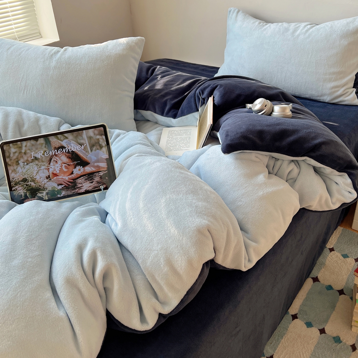 六巷胡同 2025新款INS博主风纯色双拼A类牛奶绒四件套 蓝莓美式