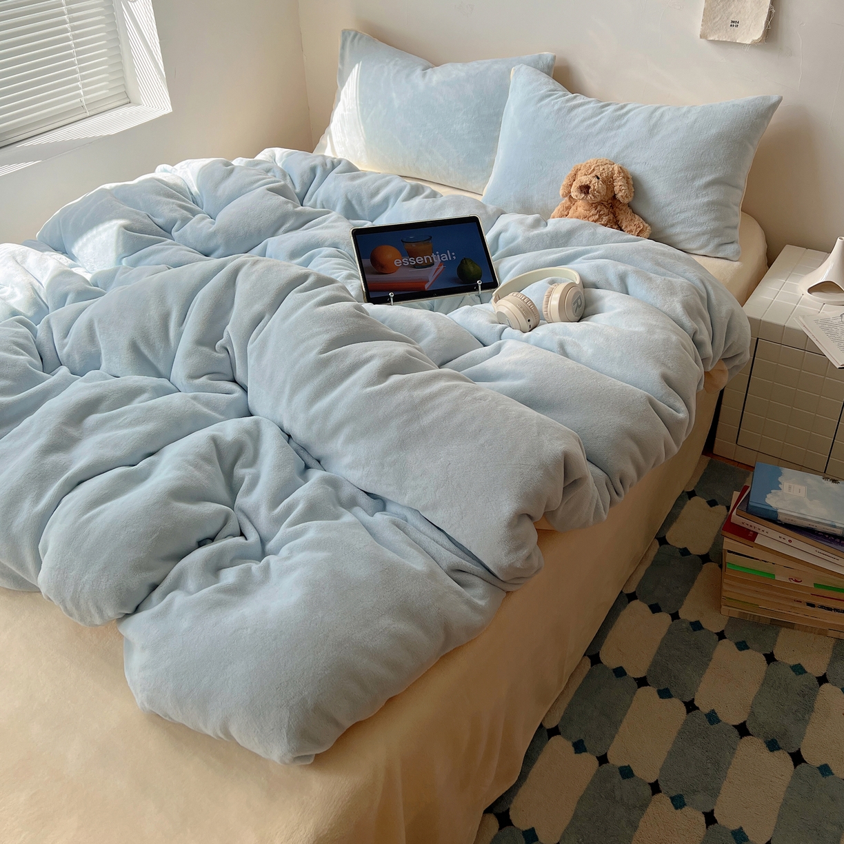 91家纺网 家纺一手货源 找家纺 六巷胡同 2025新款INS博主风纯色双拼A类牛奶绒四件套 海盐芝士