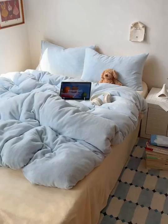 91家纺网 家纺一手货源 找家纺 六巷胡同 2025新款INS博主风纯色双拼A类牛奶绒四件套 海盐芝士