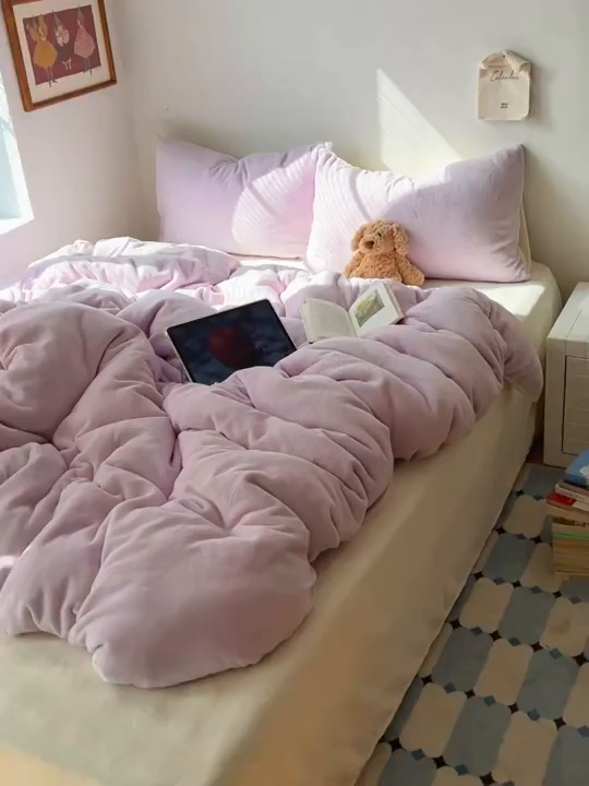 91家纺网 家纺一手货源 找家纺 六巷胡同 2025新款INS博主风纯色双拼A类牛奶绒四件套 芋泥生椰