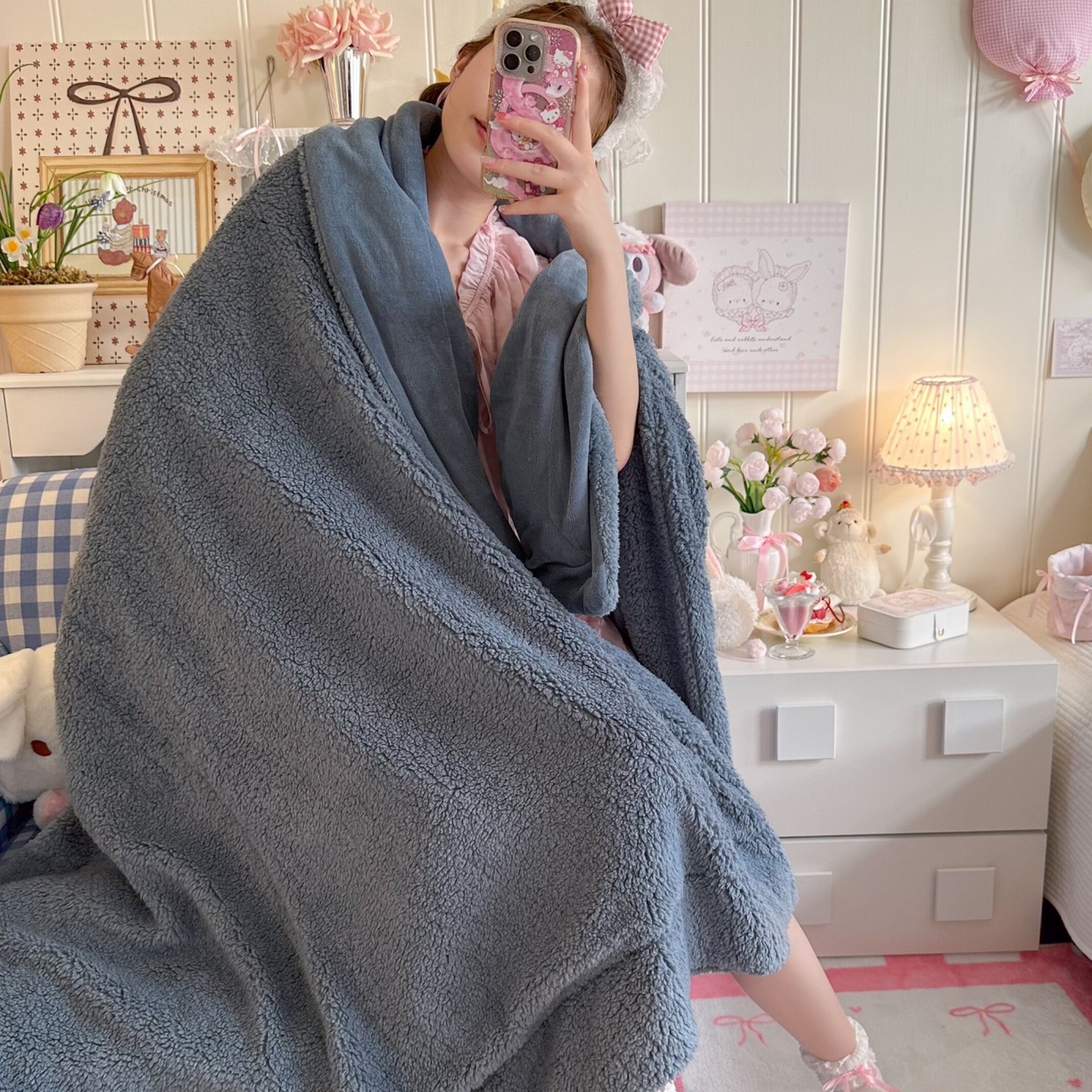 91家纺网 家纺一手货源 找家纺 顾里家纺 2025新款韩系糯叽叽纯色羊羔绒毯毯子 黑巧灰